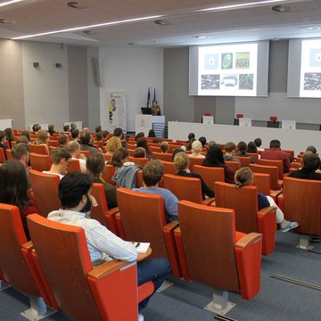 Lecture: Ciliary assembly and transport by CLEM and cryo-ET