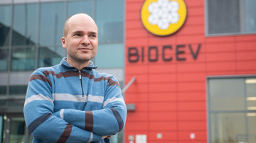 Jan Brábek was awarded for his outstanding work in the field of oncology