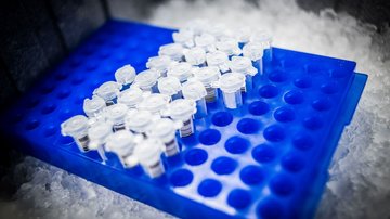 Farmaceutická společnost SANDOZ věnovala centru BIOCEV půl milionu korun na testování koronaviru