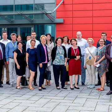 Delegace členských států EU, zástupců Rady EU a MŠMT navštívila výzkumné infrastruktury v centru BIOCEV
