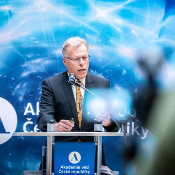 Akademie věd ocení excelentní vědce i výjimečné mladé talenty. Finanční prémie nastartuje unikátní projekty